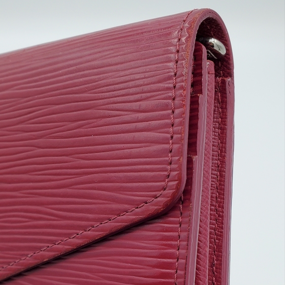 ๐ SOLD ๐ Louis Vuitton Fuchsia Epi Leather Sarah Wallet - Picture 11 of 16